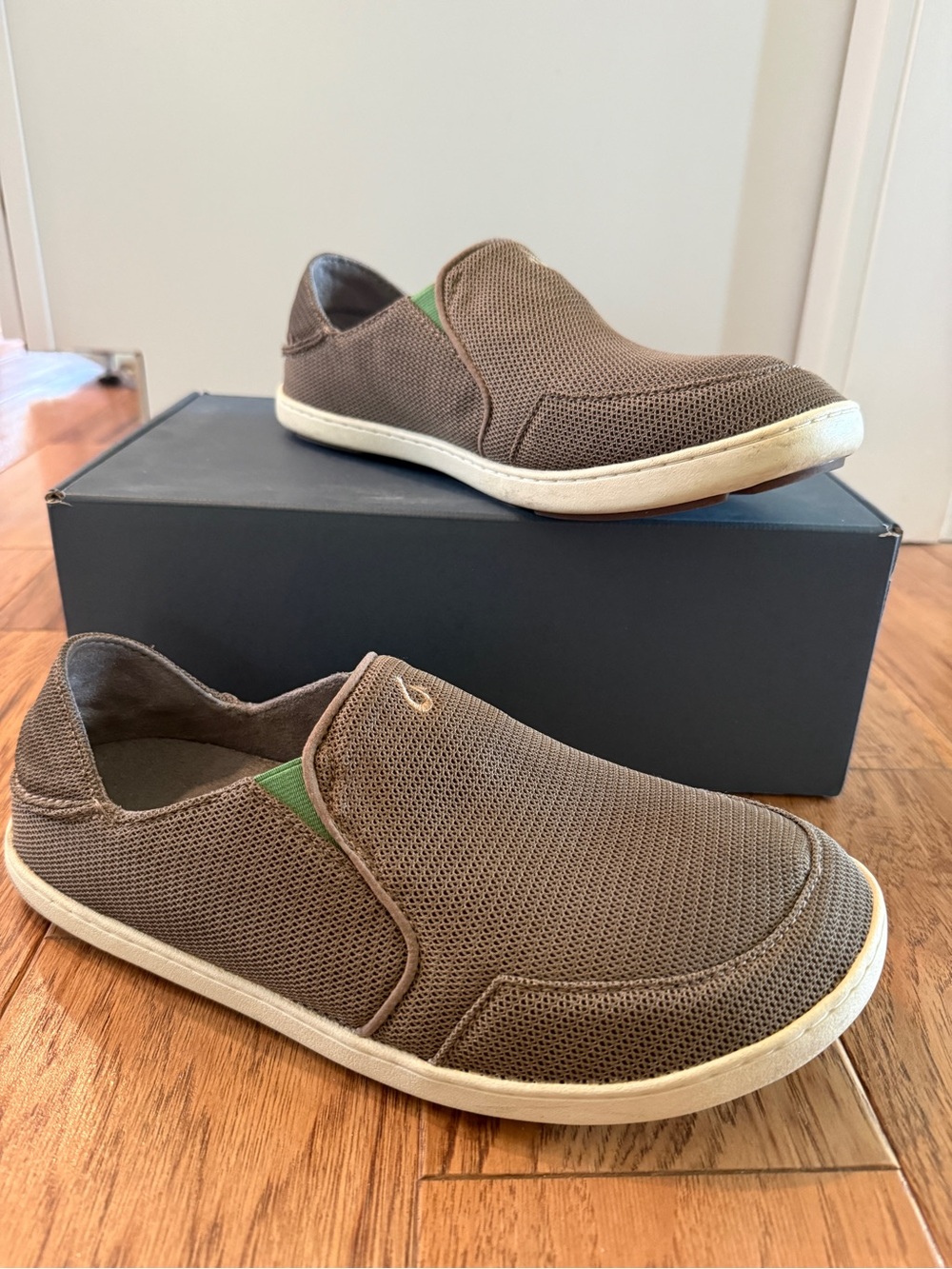 OluKai Men's nohea - worn twice